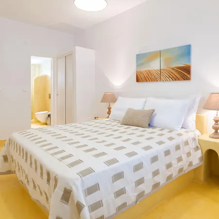 Kelly & アパートホテル ナウサ