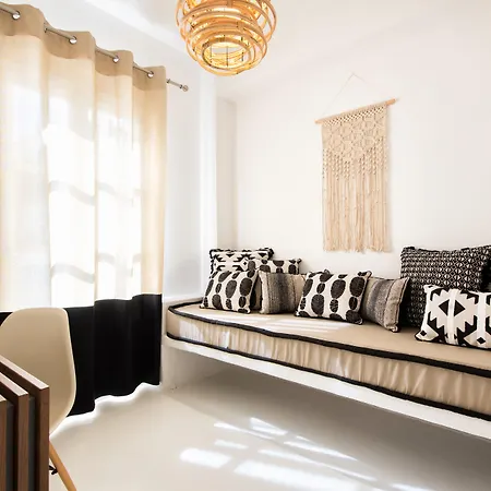 Lejlighedshotel Kelly & Naousa