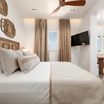Kelly & 4* ناوسا