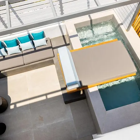 Kelly & Aparthotel 2*