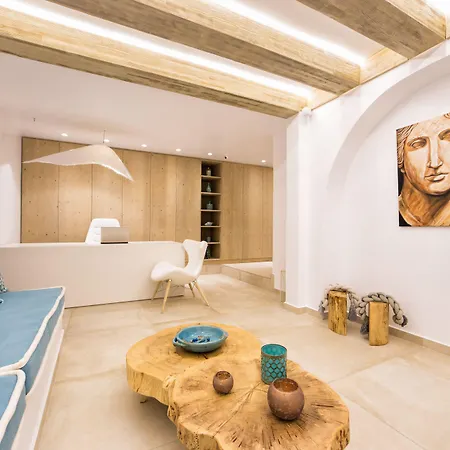 Kelly & Апарт-отель Науса