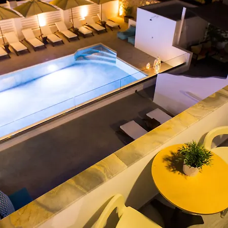 Kelly & 4* Науса