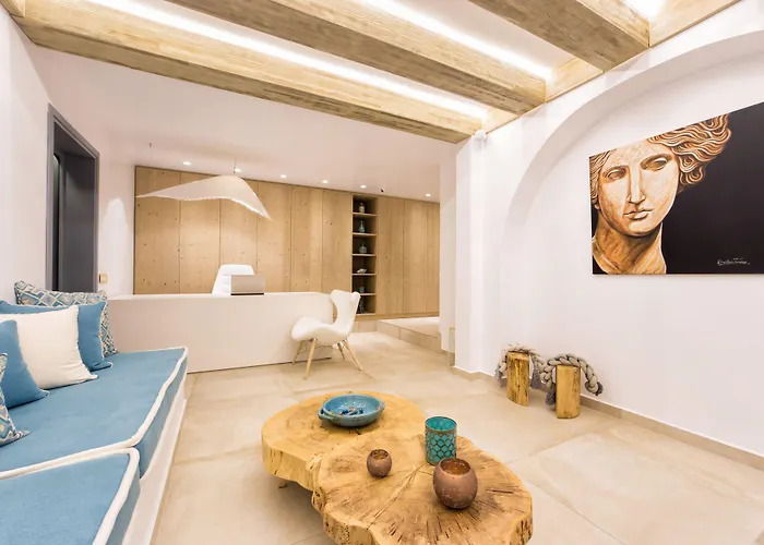 Kelly & Apartmanhotel Náusza