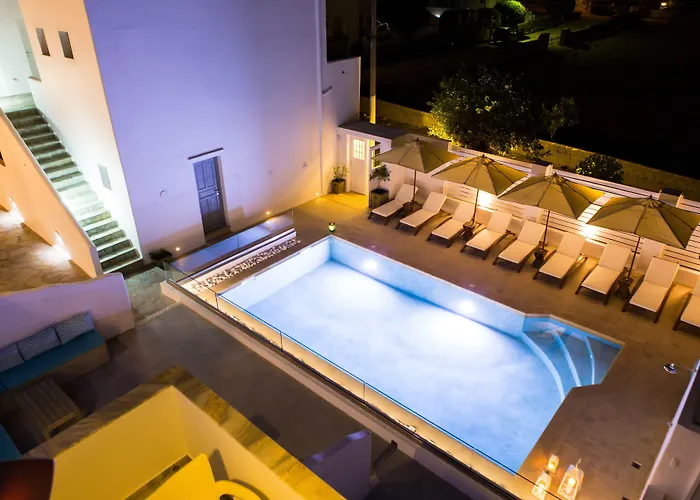 Kelly & Apartmanhotel Náusza